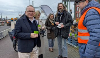 Bürgermeister von Ludwigshafen Pof. Dr. Blettner beim Brückenkaffee